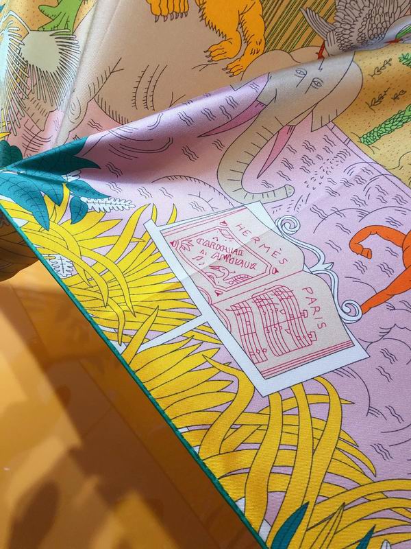 Hermes  silk scarf 90X90cm E06 (11)